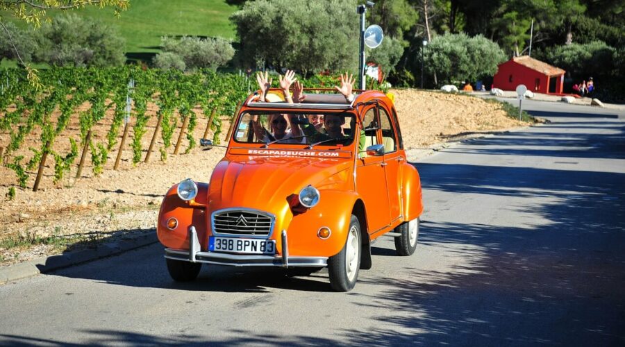 Tour of Provence by a classic car